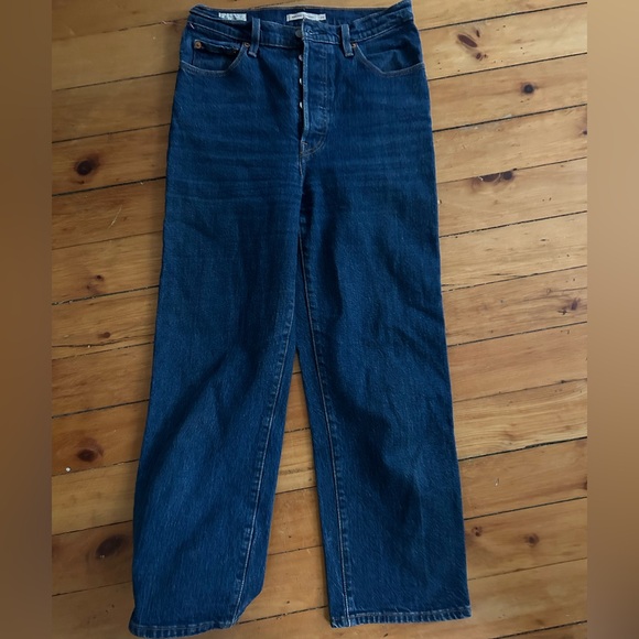 Sold - Picture 1 of 6